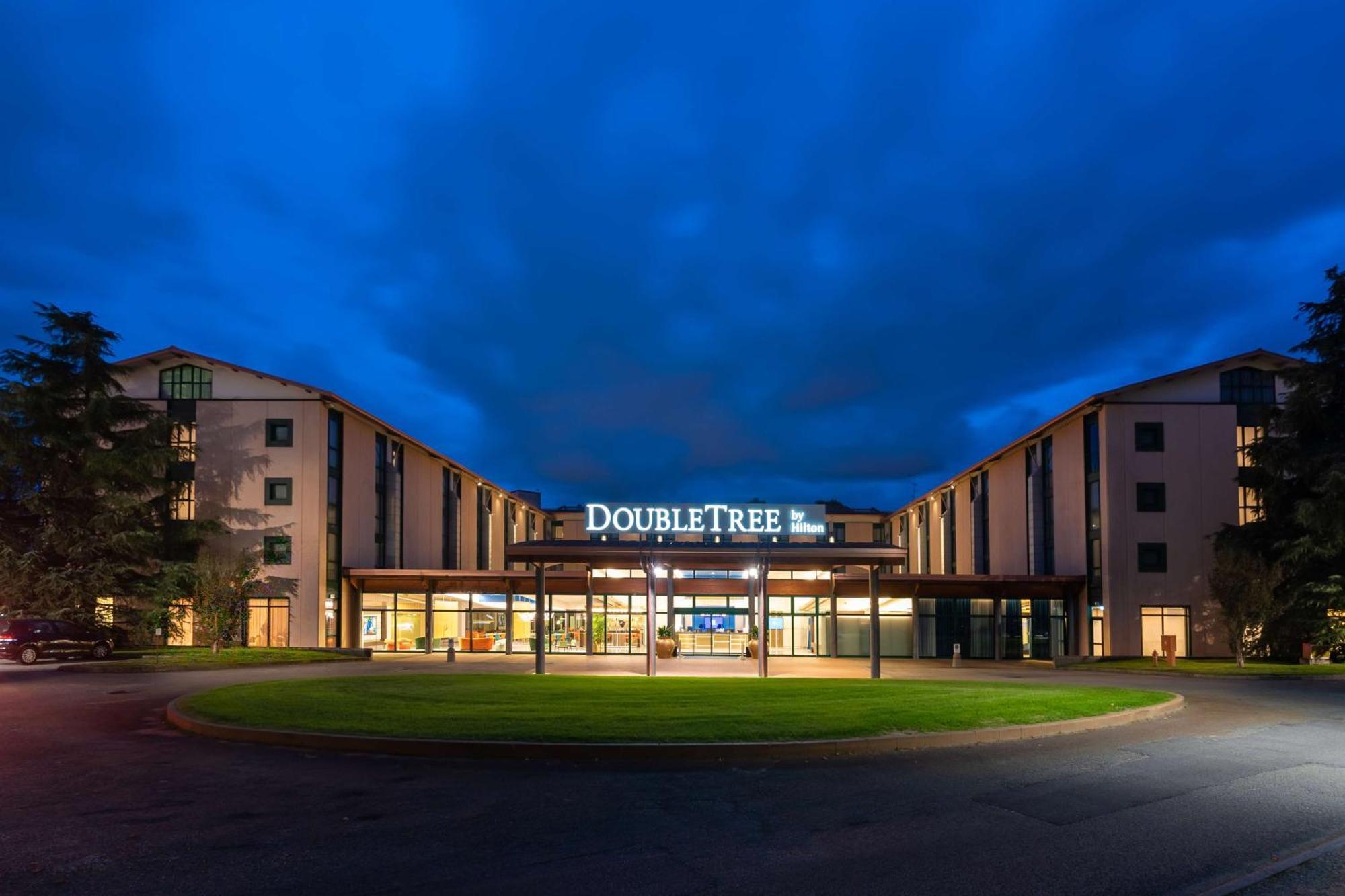 Отель Doubletree By Hilton Milan Malpensa Сольбьяте-Олона Экстерьер фото