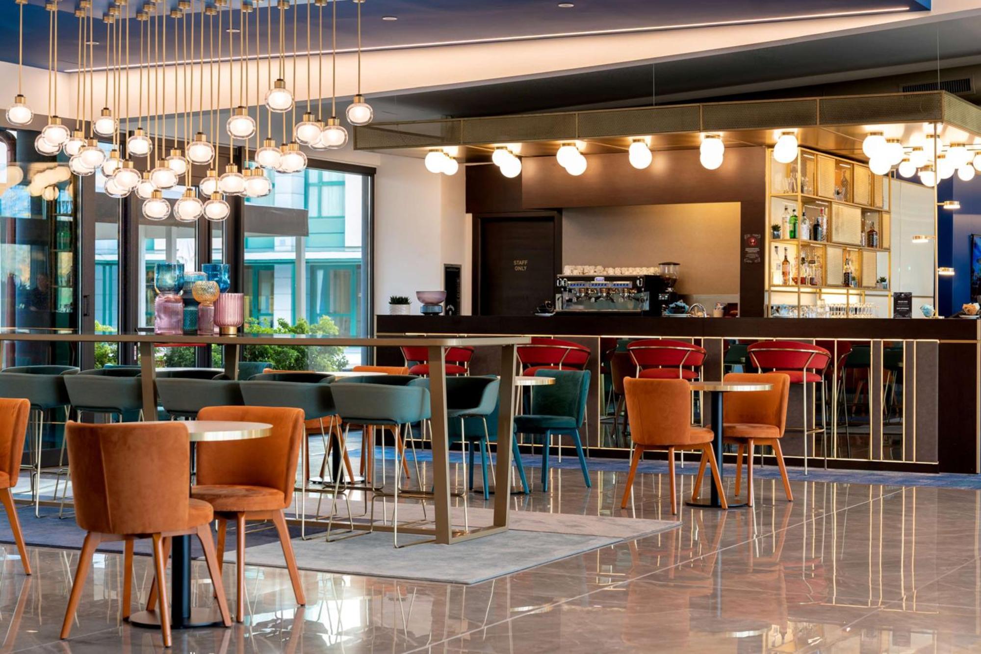 Отель Doubletree By Hilton Milan Malpensa Сольбьяте-Олона Экстерьер фото